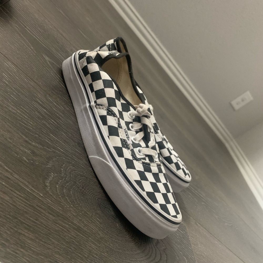 CHECKERBOARD VANS